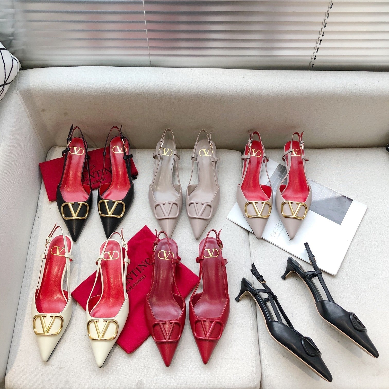 VLOGO SIGNATURE PALE PINK CALFSKIN HIGH SLINGBACK PUMP 4 CM