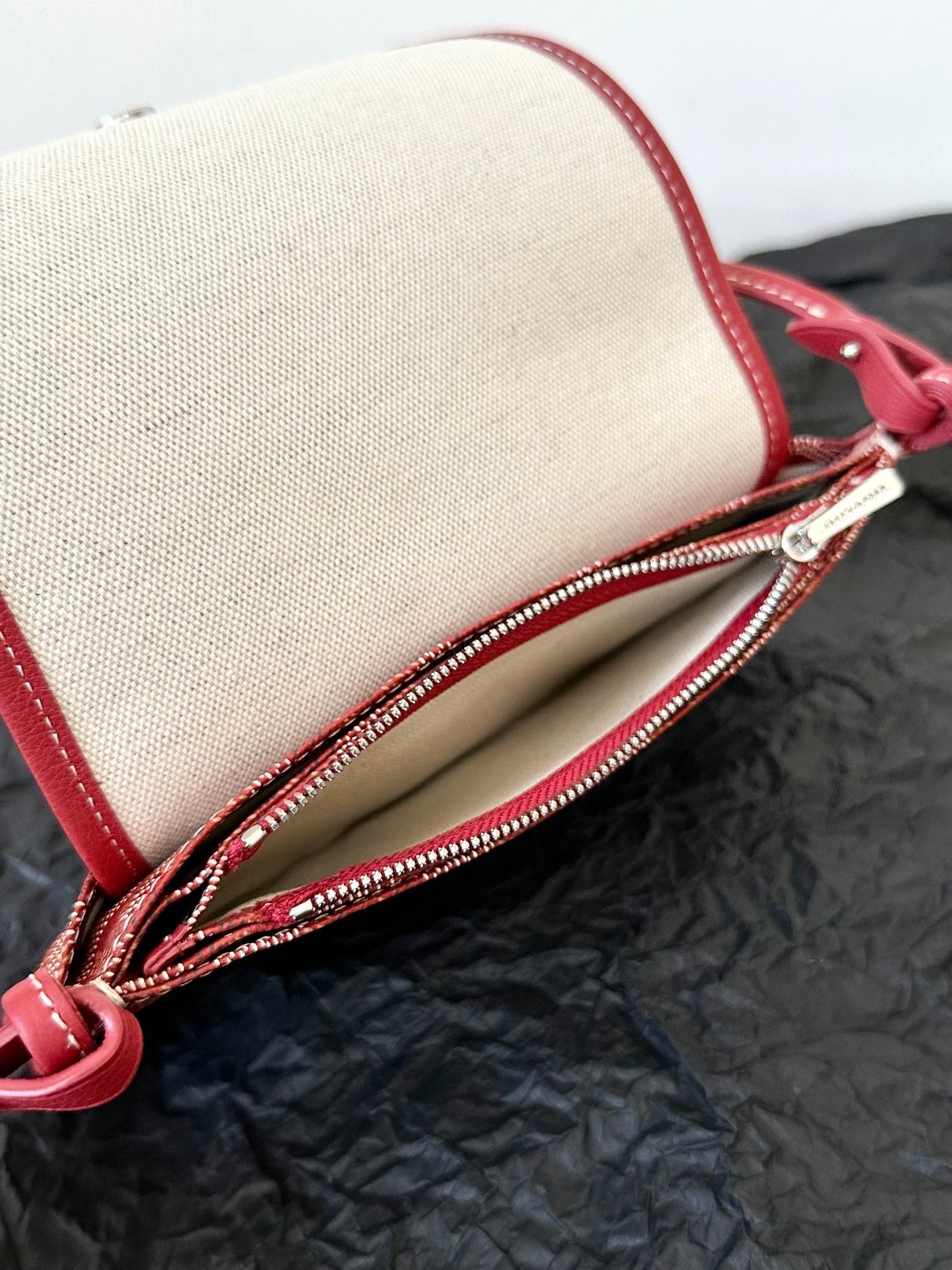 PLUMET POCKET WALLET 20 IN CLASSIC RED GOYARDINE CANVAS AND LAMBSKIN TRIM