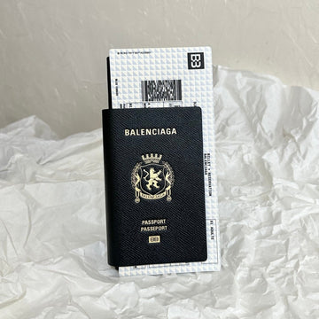 PASSPORT HOLDER 21 IN BLACK CALFSKIN