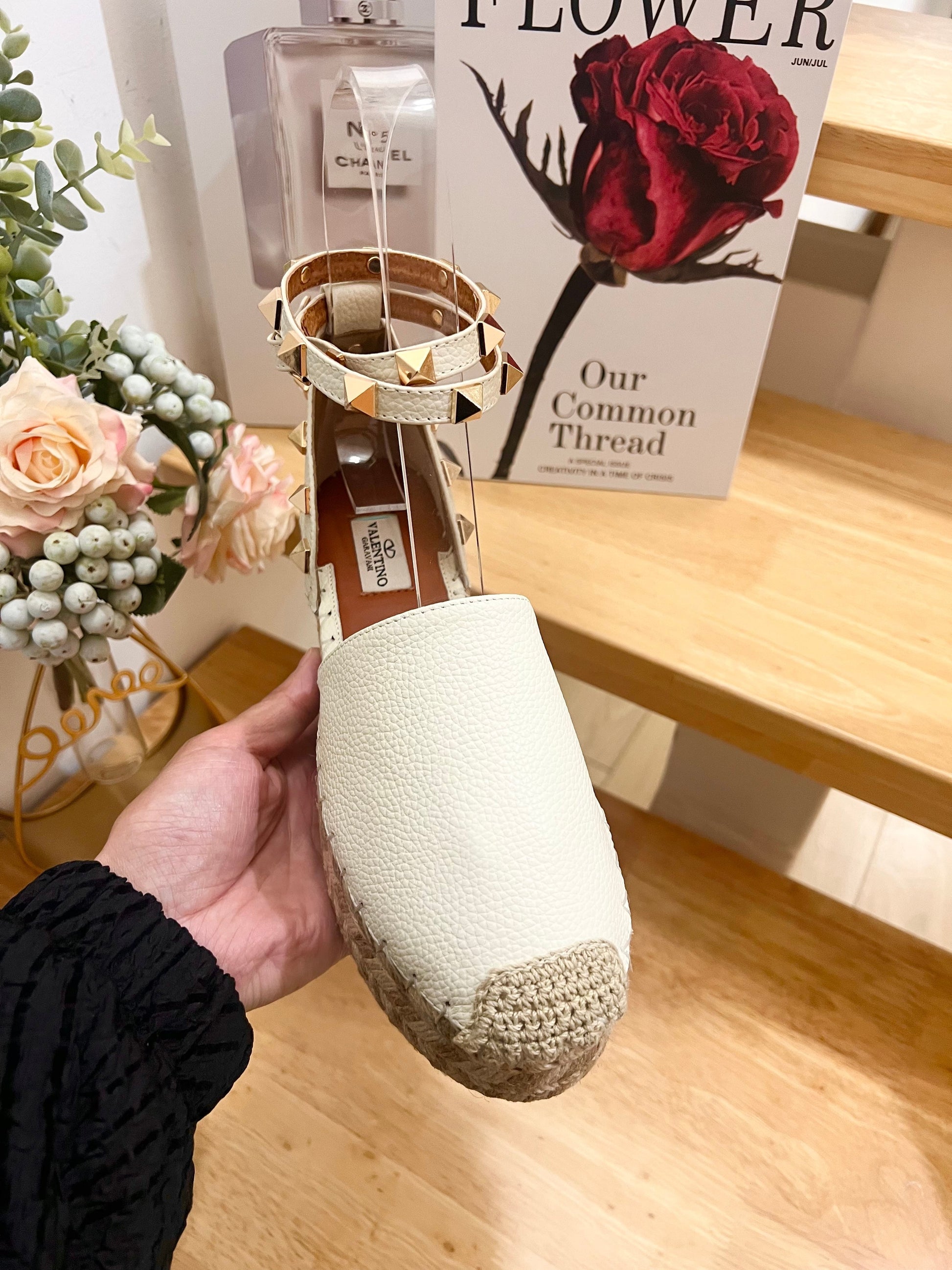 WHITE LEATHER ROCKSTUD ESPADRILLES ANKLE STRAP FLATS
