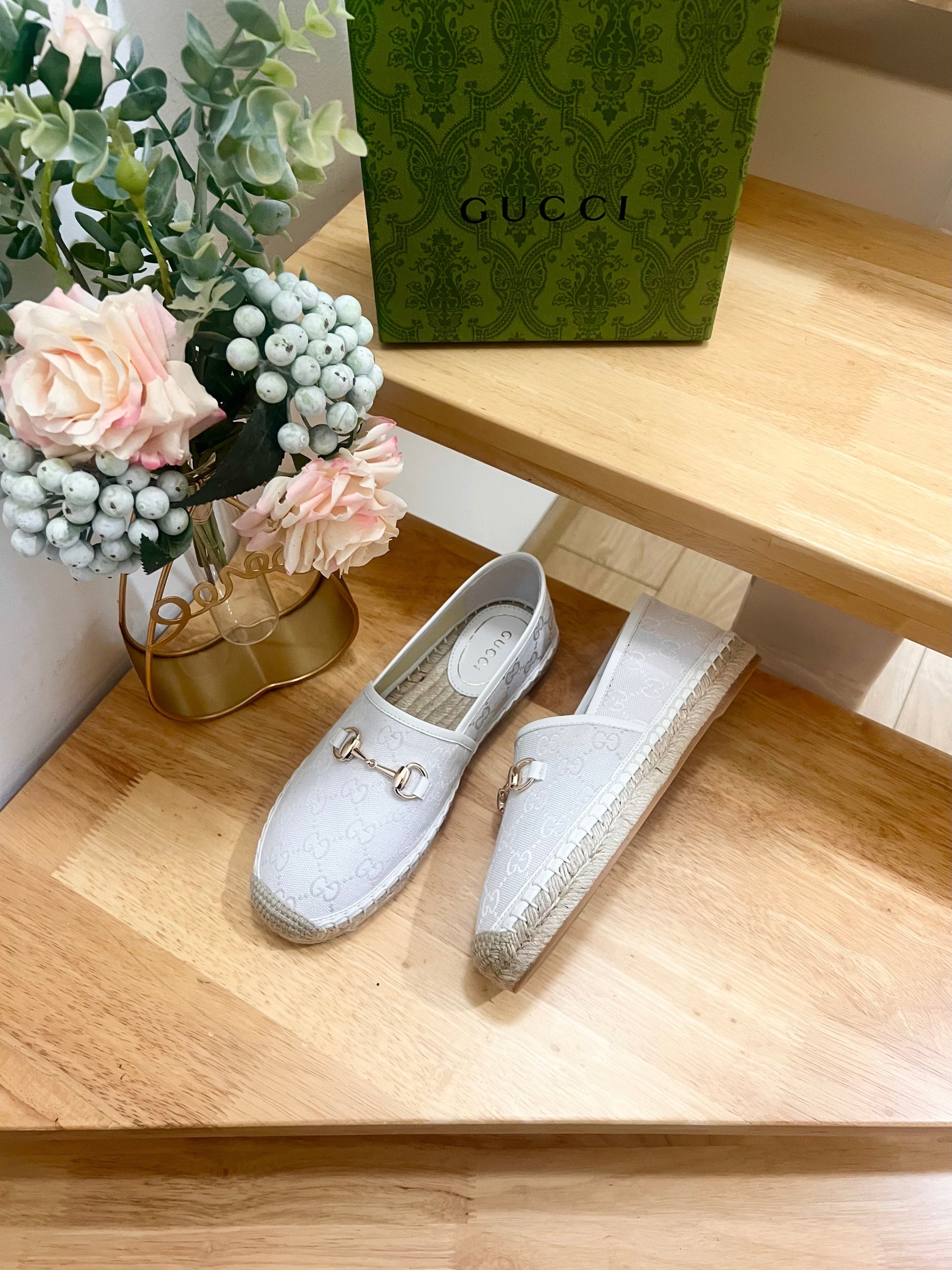 WOMEN'S ESPADRILLE WITH HORSEBIT IN WHITE CANVAS