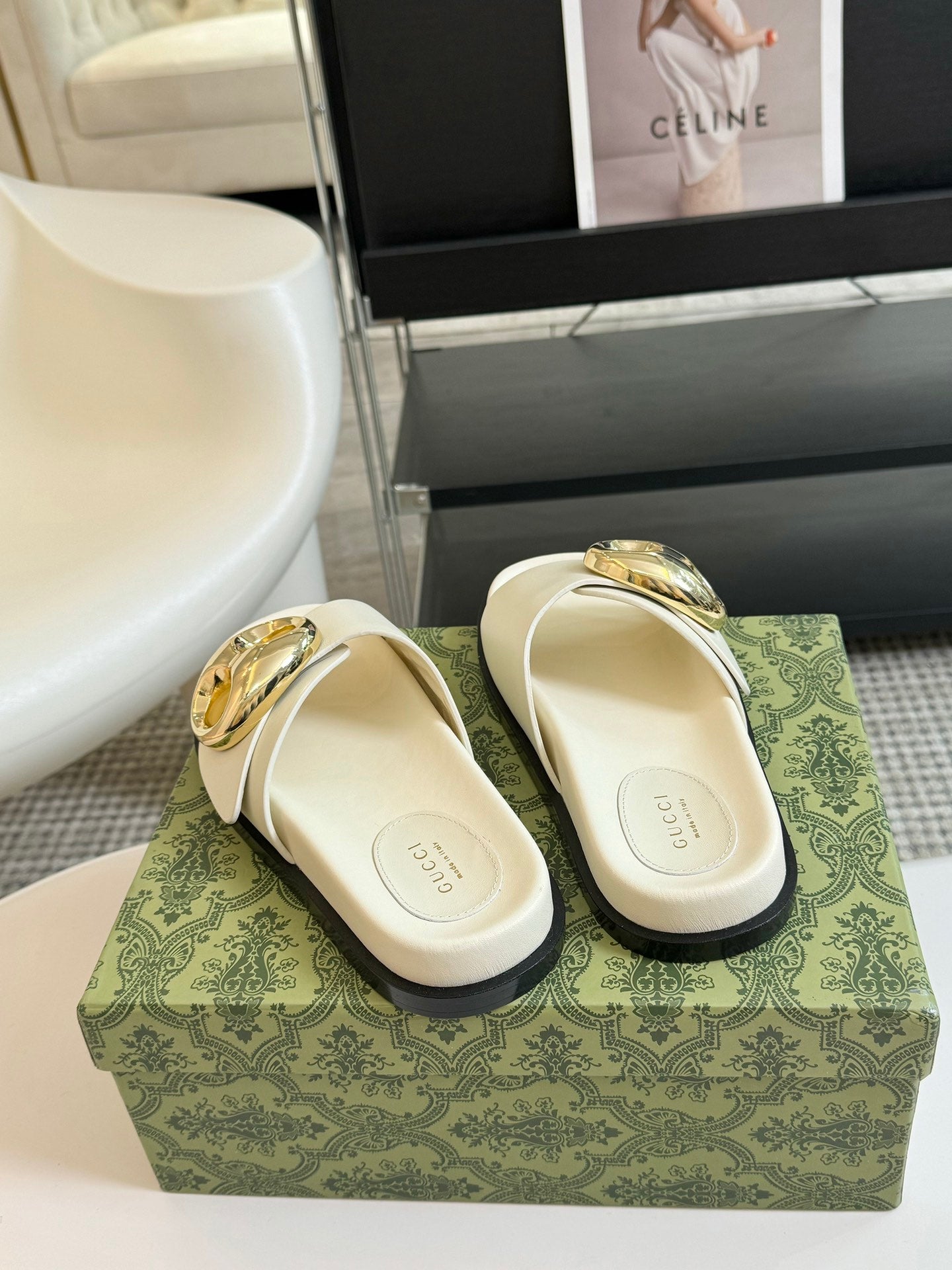 WOMEN'S SLIPPER IN WHITE CALFSKIN WITH GOLD HARDWARE