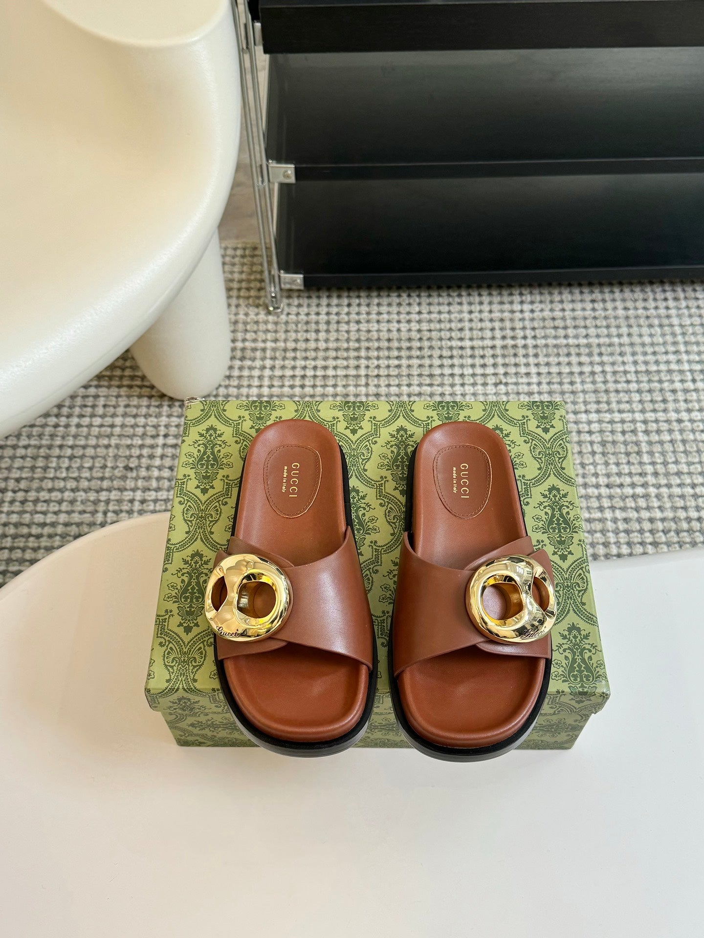 WOMEN'S SLIPPER IN BRONZE BROWN CALFSKIN WITH GOLD HARDWARE