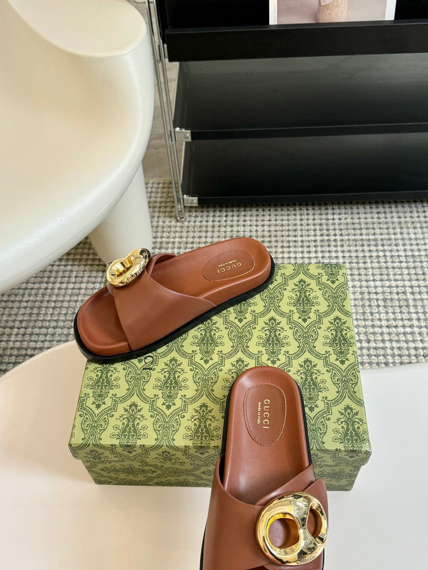 WOMEN'S SLIPPER IN BRONZE BROWN CALFSKIN WITH GOLD HARDWARE
