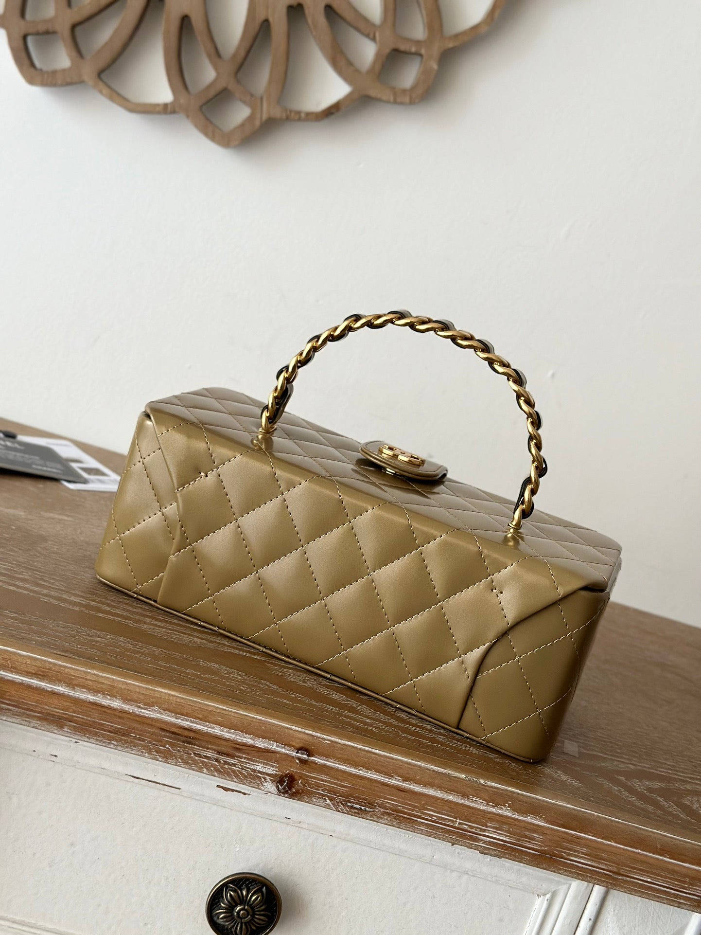 VINTAGE COSMETIC BAG 22 IN CAPE PALLISER SHINY CALFSKIN GOLD HARDWARE