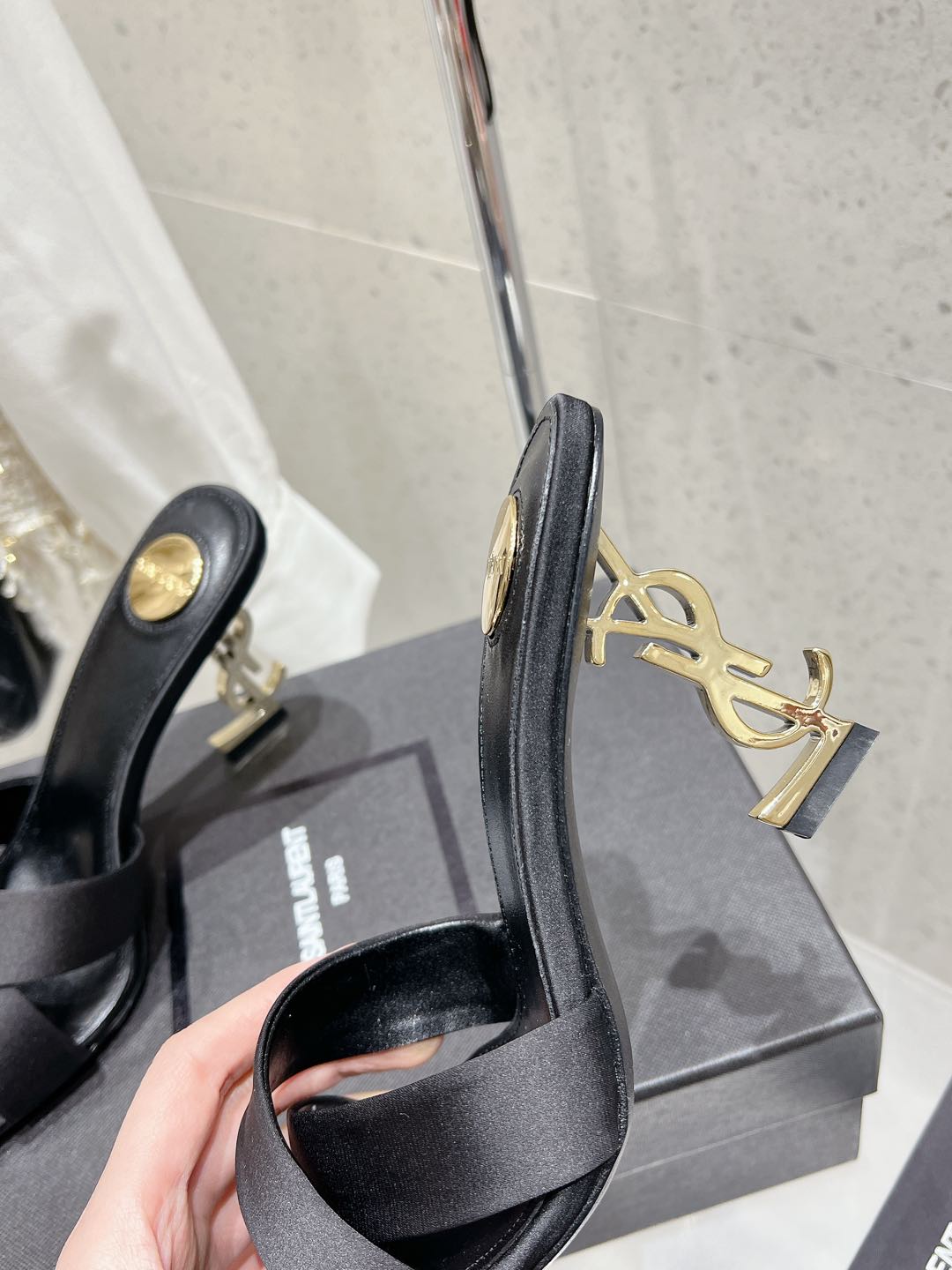 OPYUM HIGH MULES 85 MM IN BLACK SATIN CREPE