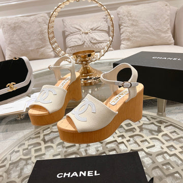 WEDGE SANDALS IN WHITE LAMBSKIN WITH LOGO