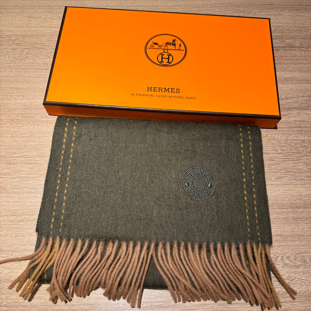 UNIE BRODEE MUFFLER 200 CM IN SEAWEED GREEN CASHMERE