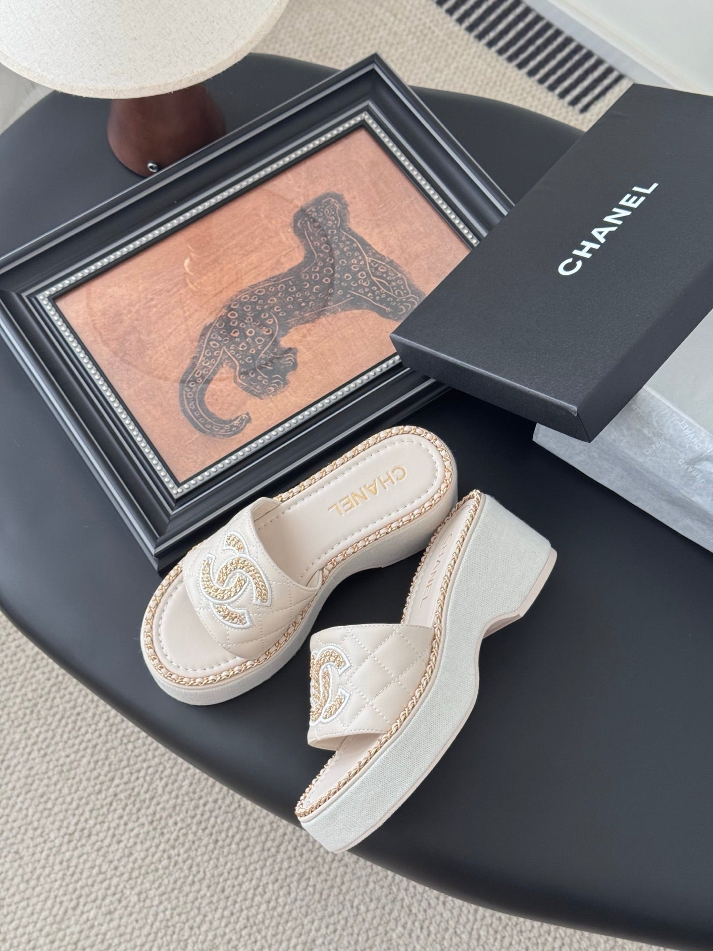 WEDGE HEELS IN HIGHT BEIGE CALFSKIN MIX CHAIN BASE