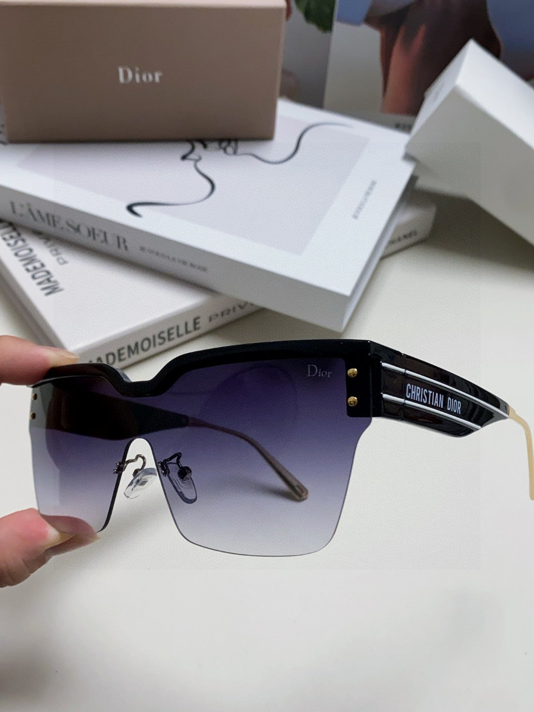 OBLIQUE SUNGLASS 571601 IN BLACK METAL
