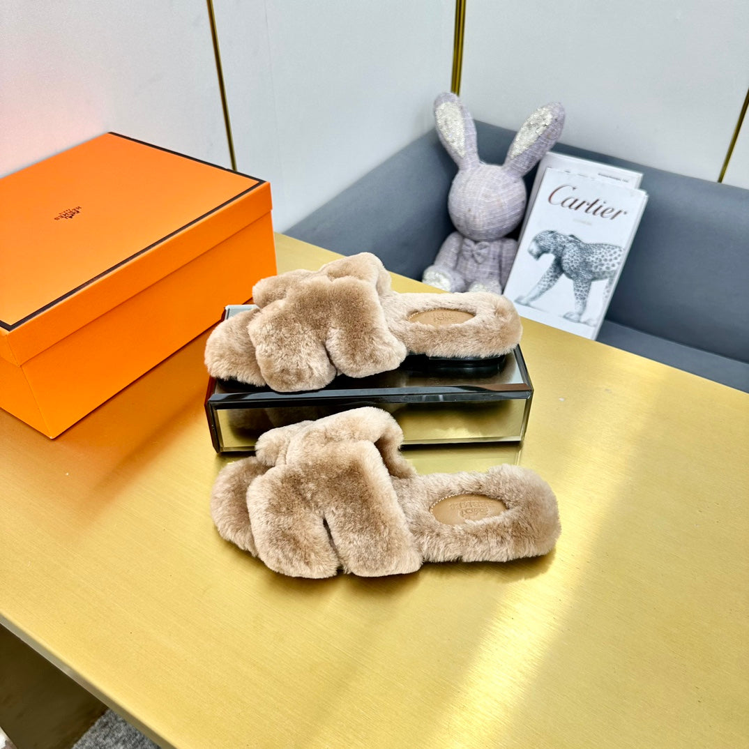 ORAN SHEARLING SANDALS LIGHT BROWN