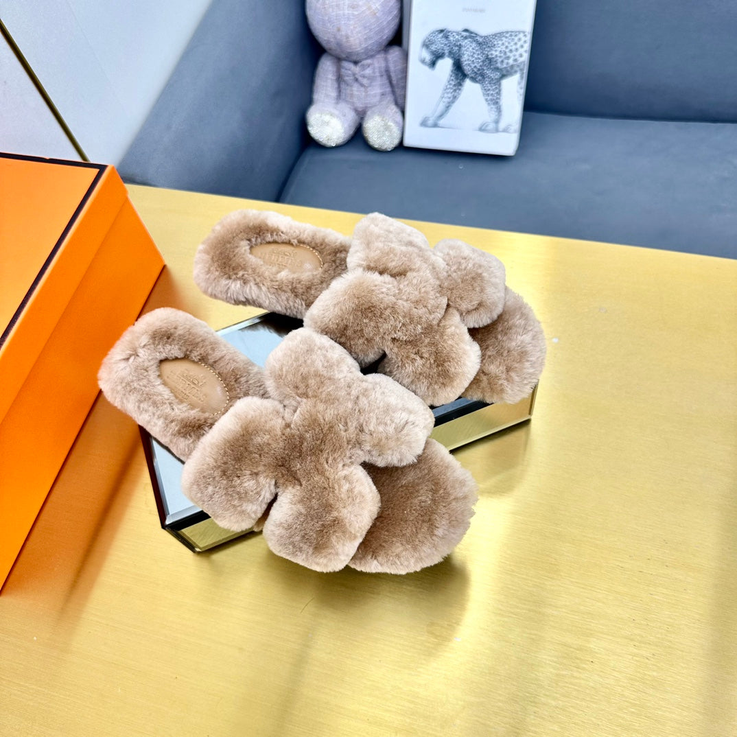 ORAN SHEARLING SANDALS LIGHT BROWN