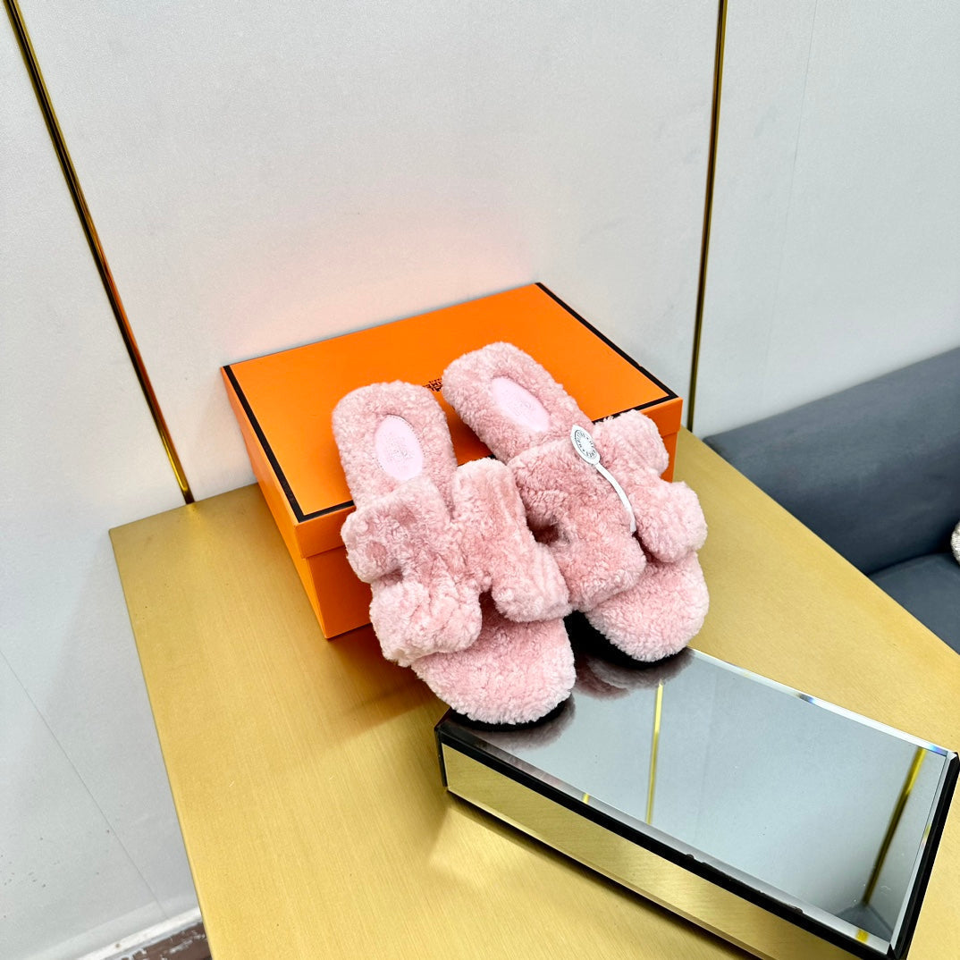 ORAN SHEARLING SANDALS BABY PINK