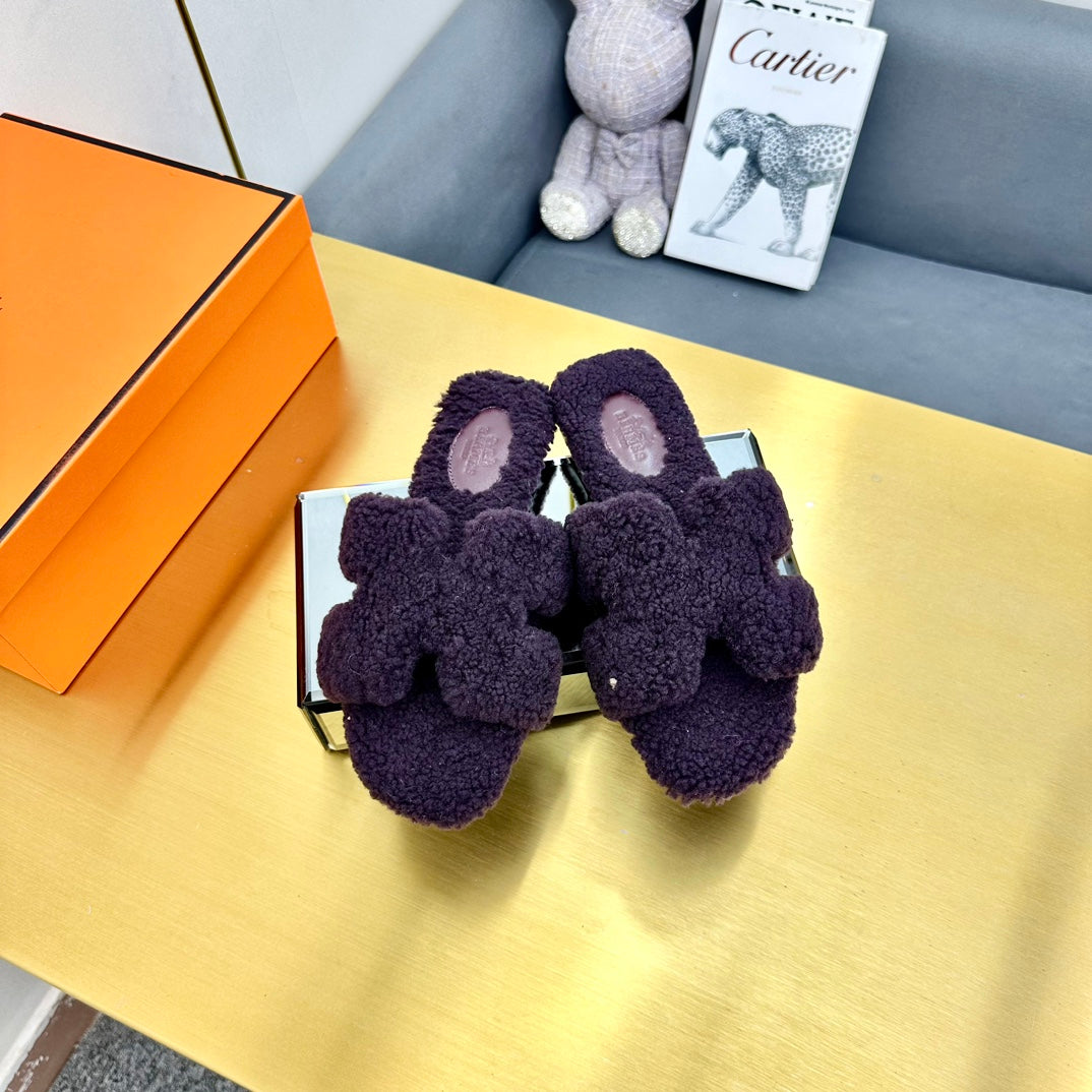 ORAN SHEARLING SANDALS EGGPLANT PURPLE