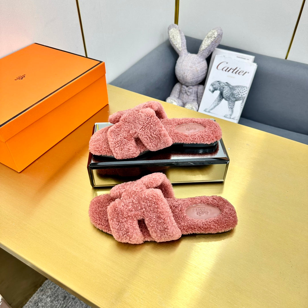 ORAN SHEARLING SANDALS PUNCH PINK