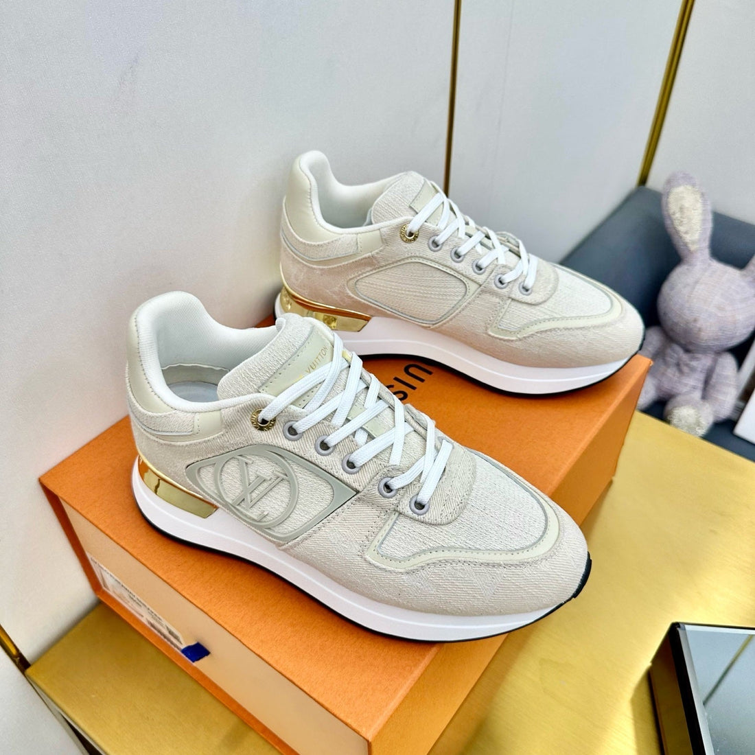 NEO RUN AWAY SNEAKER IN PASTEL GRAY FABRIC