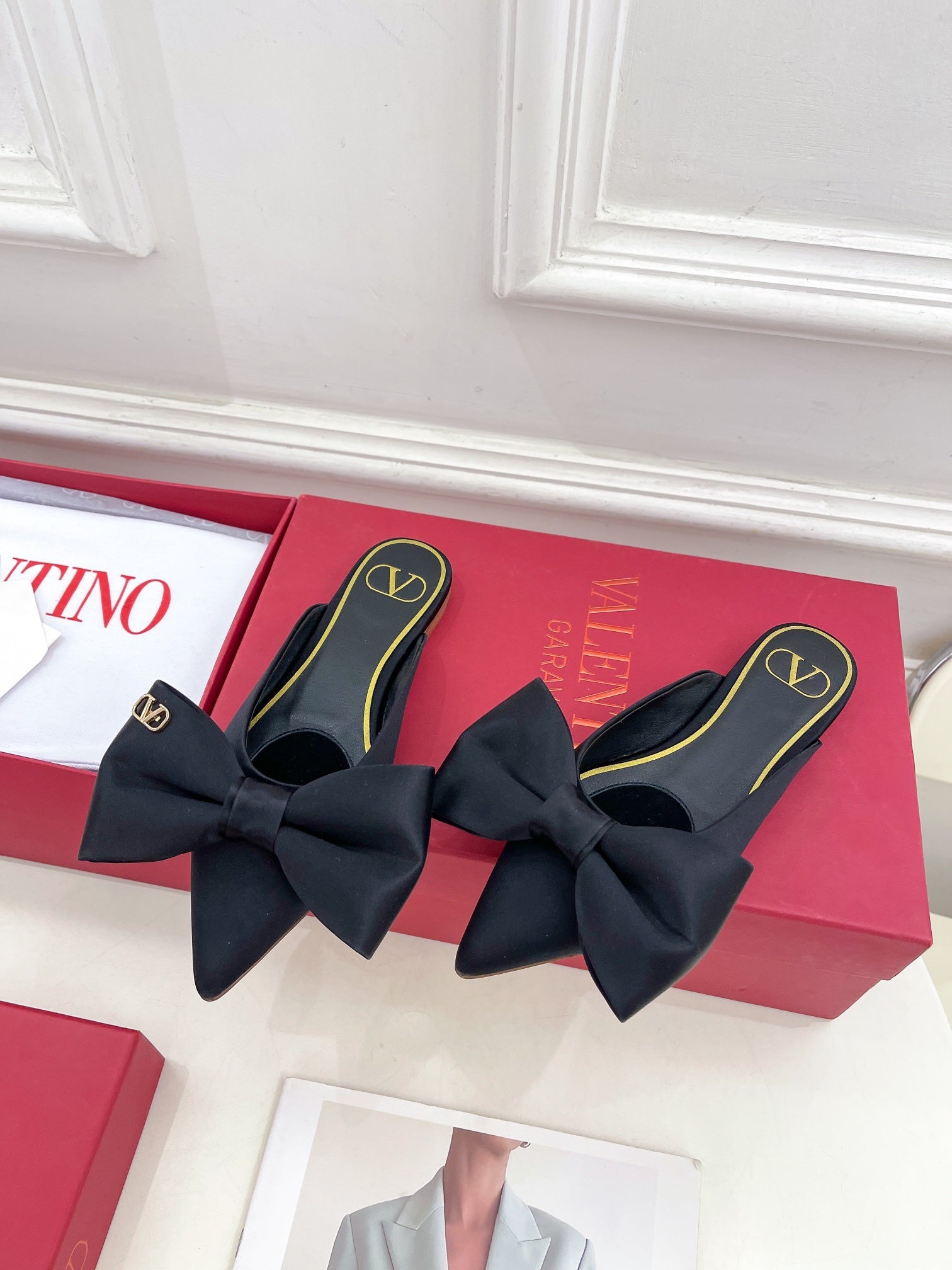 VLogo Bow Mules Women Silk Black